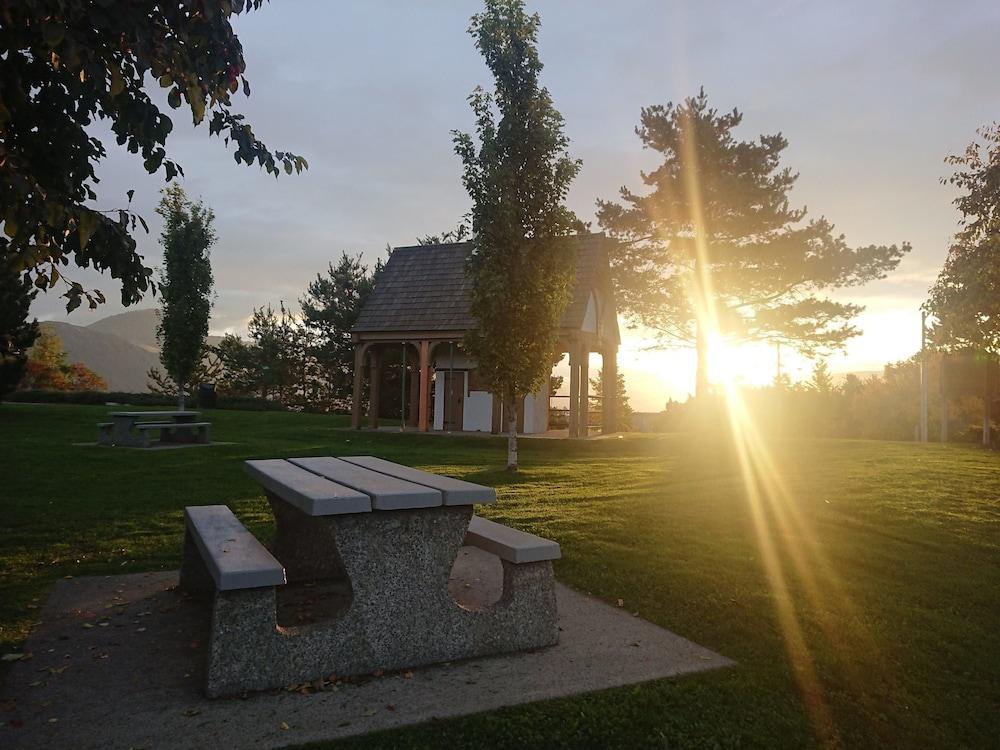 The Vista Inn Камлупс Экстерьер фото